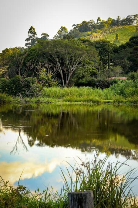 Recanto Dos Beija Flores, Chale Lantana C Монти-Алегри-ду-Сул Экстерьер фото