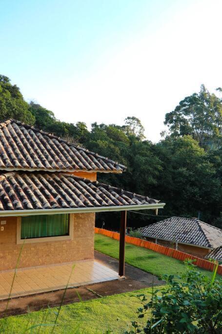 Recanto Dos Beija Flores, Chale Lantana C Монти-Алегри-ду-Сул Экстерьер фото